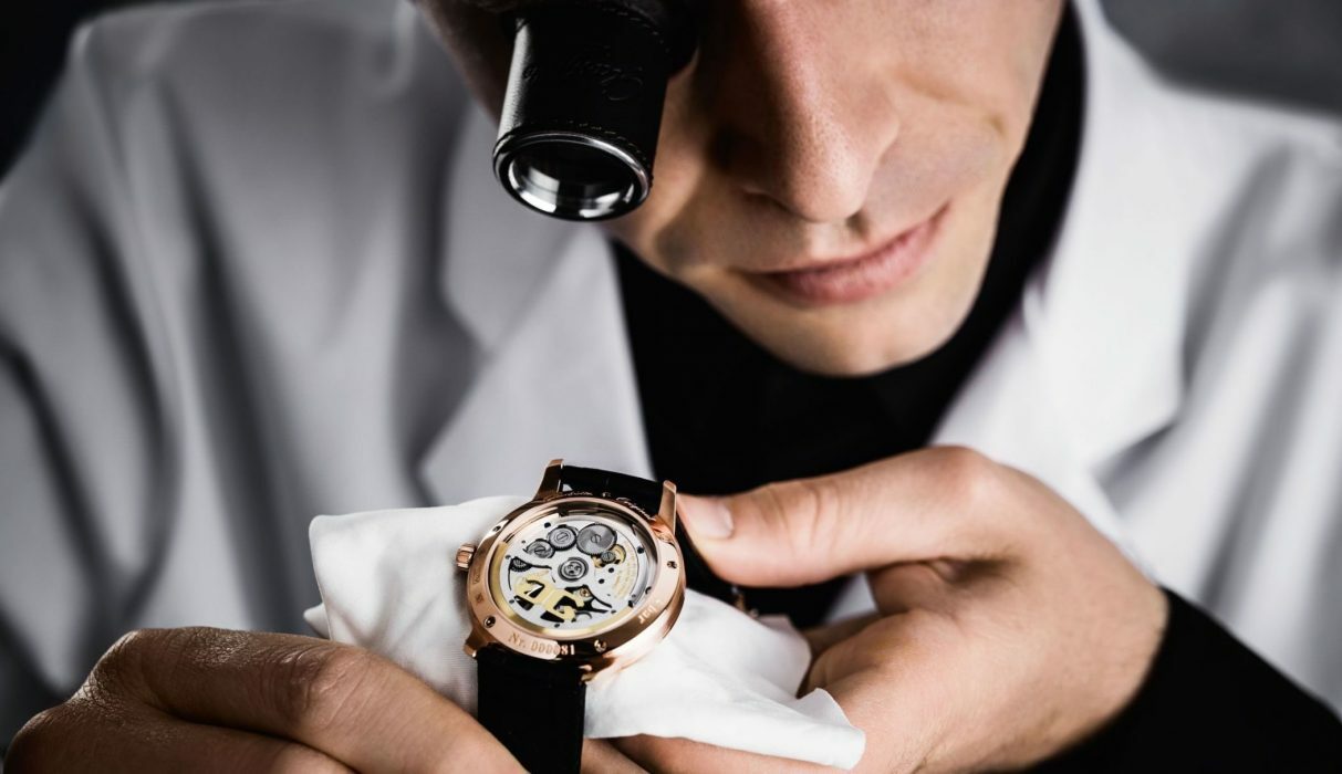 Expert assessment of the cost of watches in our boutique: accuracy, trust, professionalism